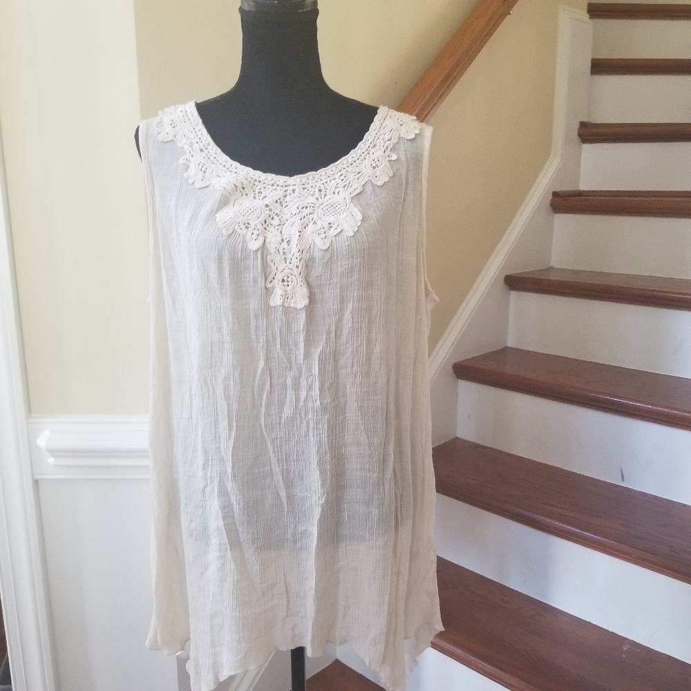 Spense Woman Top